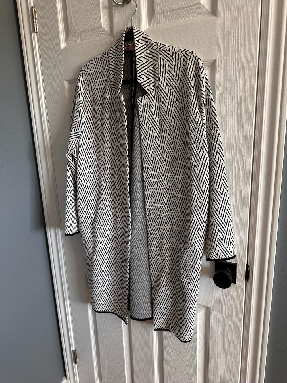 Philosophy Black and White Geometric Open Front Cardigan